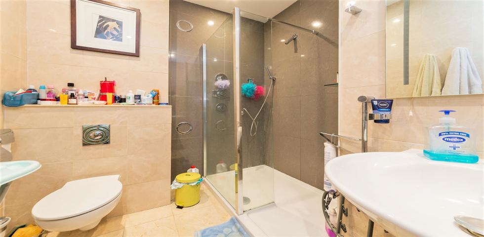 			2 Bedroom, 1 bath, 1 reception Flat			 Malvern Road, MAIDA VALE / QUEENS PARK